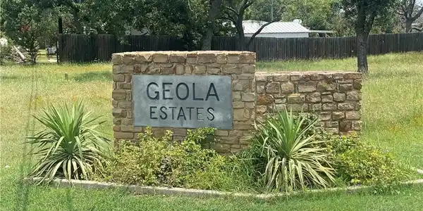 120 Geola ST
