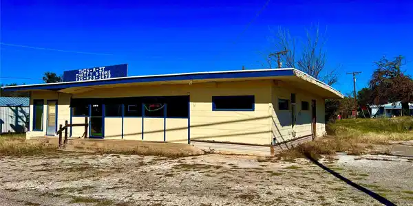 220 HWY 261