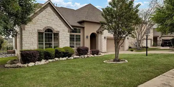 222 Lake Como DR