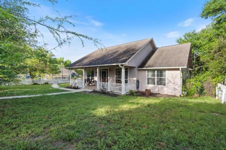 738 Severn DR