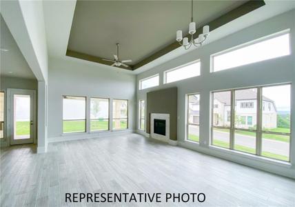 2402 Skywalk LN
