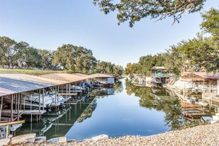 104 Bridgepoint DR
