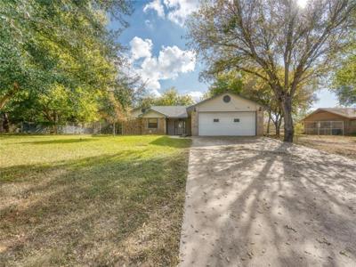 209 Hillcrest DR