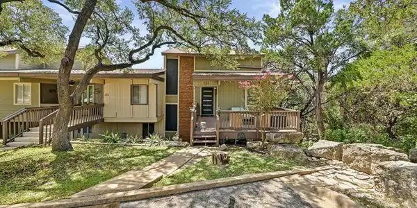 211 Comanche LN