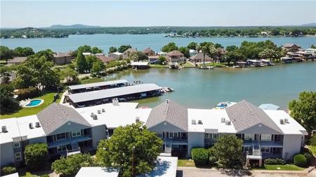 806 Highcrest DR