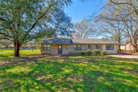 1114 Ash DR
