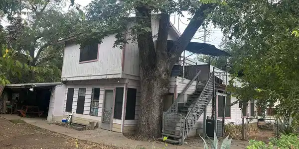 40 Waller ST