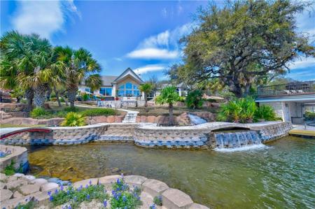 317 Lago LN