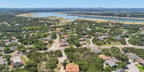3004 Davenport CV