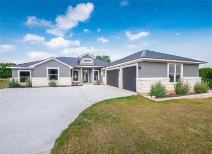 812 Bluffwater WAY