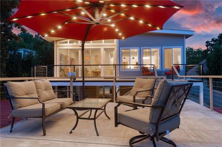 411 Robinhood LN