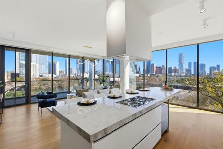 1211 W Riverside DR W