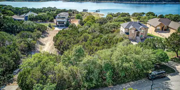 400 Lakefront DR