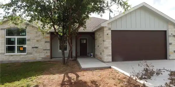 859 Pecan LN