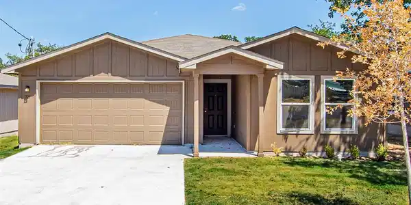 727 Driftwood LN