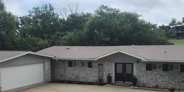 414 Lakeway DR