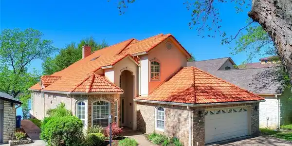 367 Meadowlakes DR