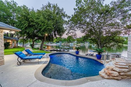 2432 Williams Lakeshore