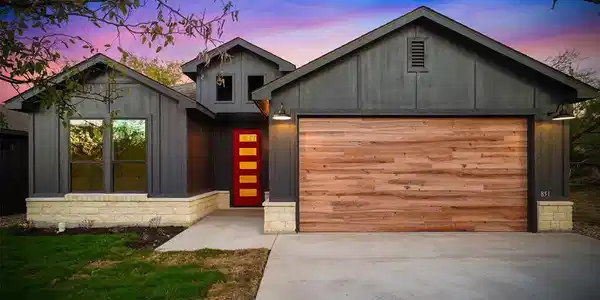 851 Cypress LN