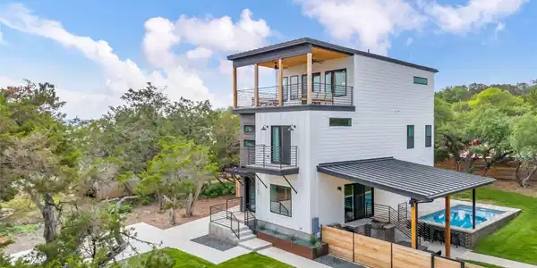 18302 Lakepoint CV