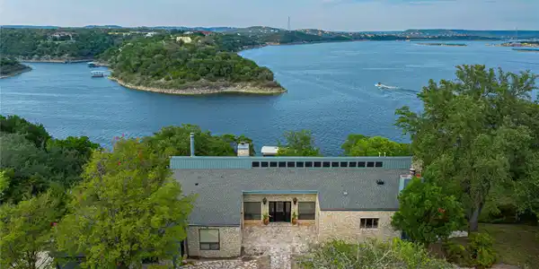 18106 Travis CIR