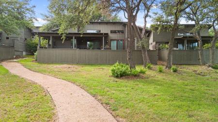 2113 Barbaro WAY