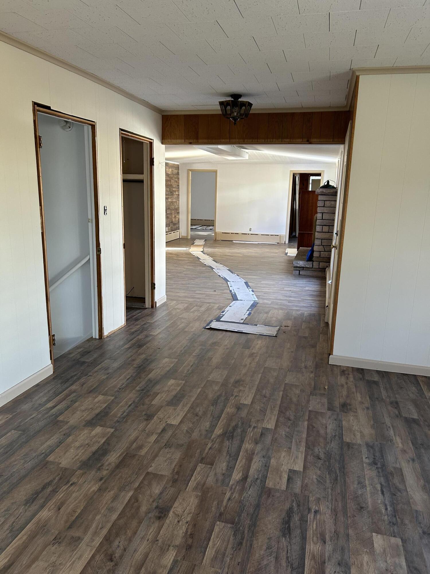 Image 3: Main flr dr to lr