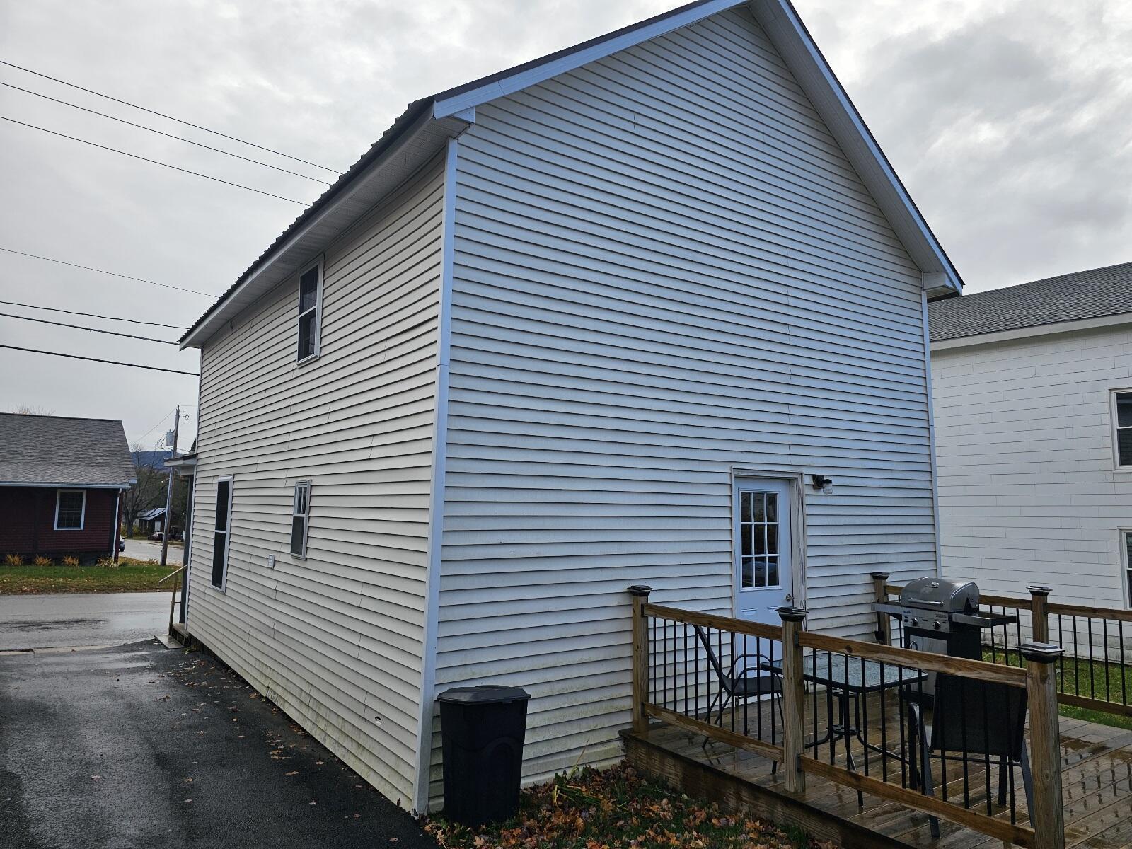 Image 4: Magurk - ext rear