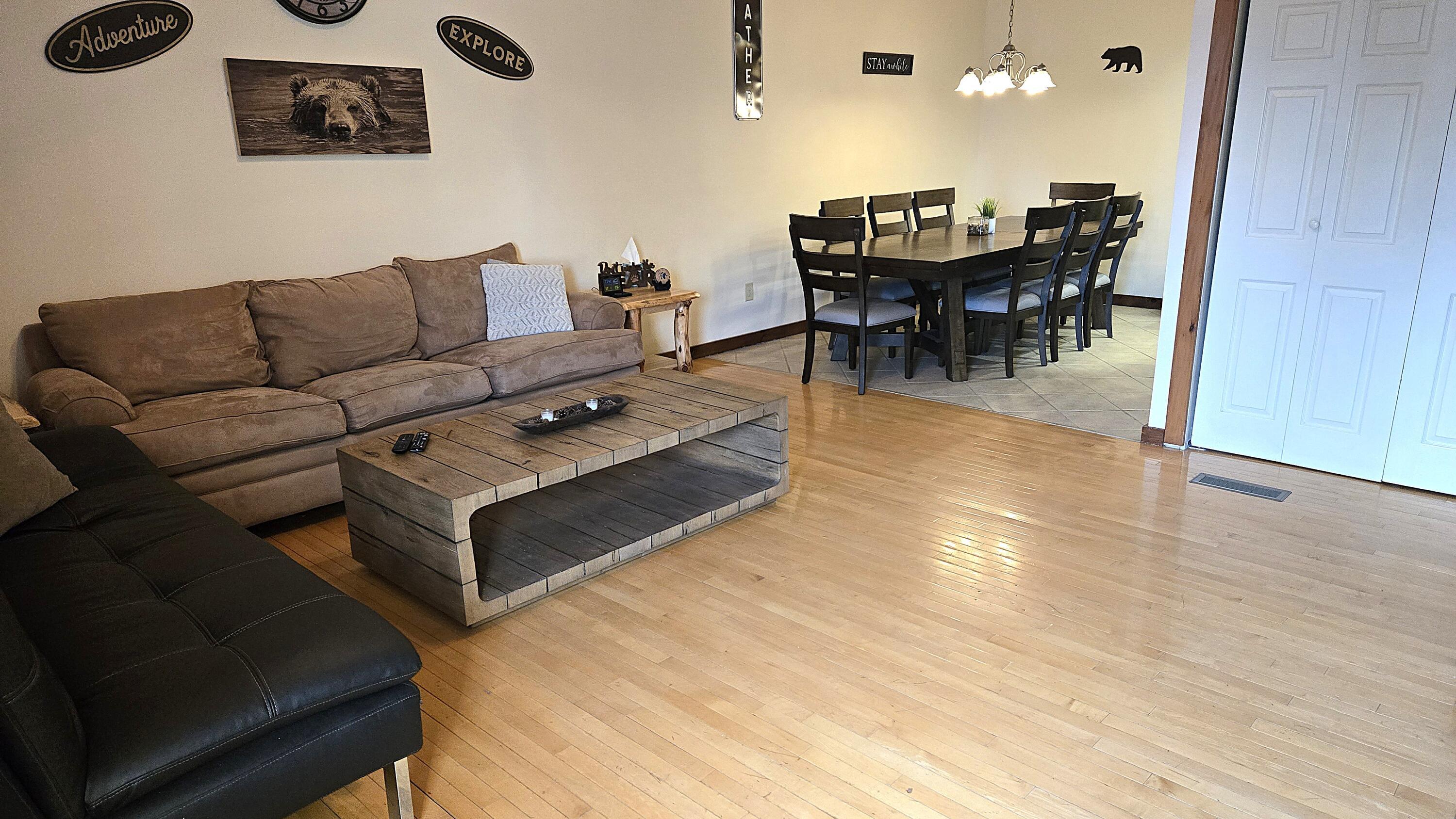 Image 3: Chris living room 3
