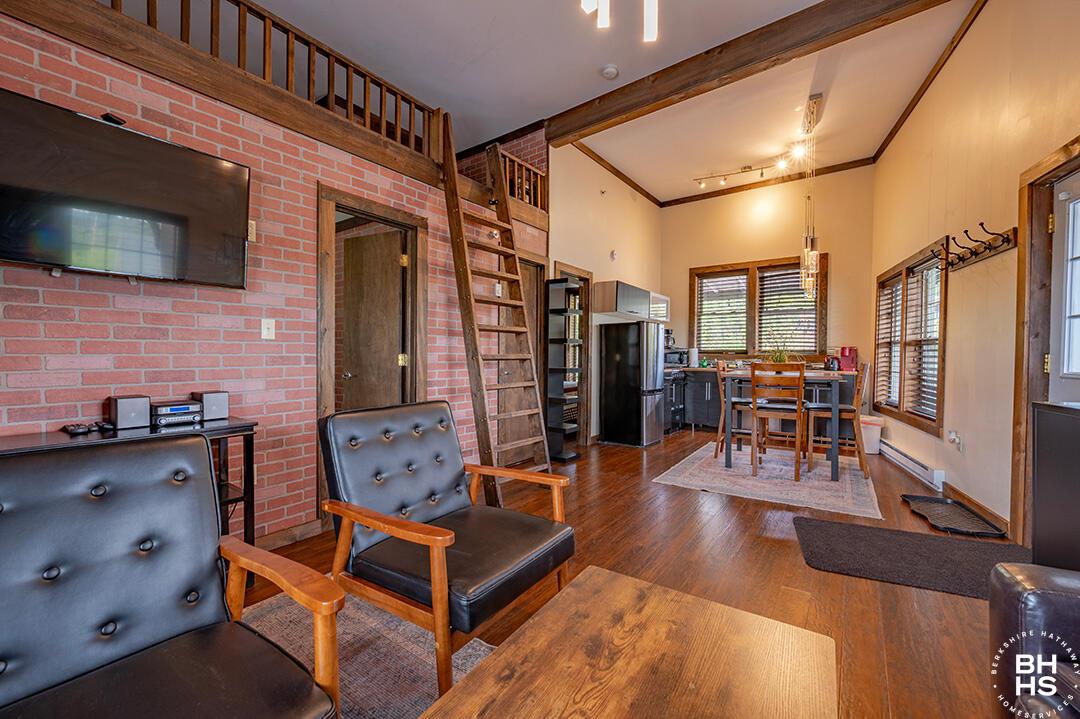 Image 1: Downhill7Condo_LivingRoom_To_Kitchen