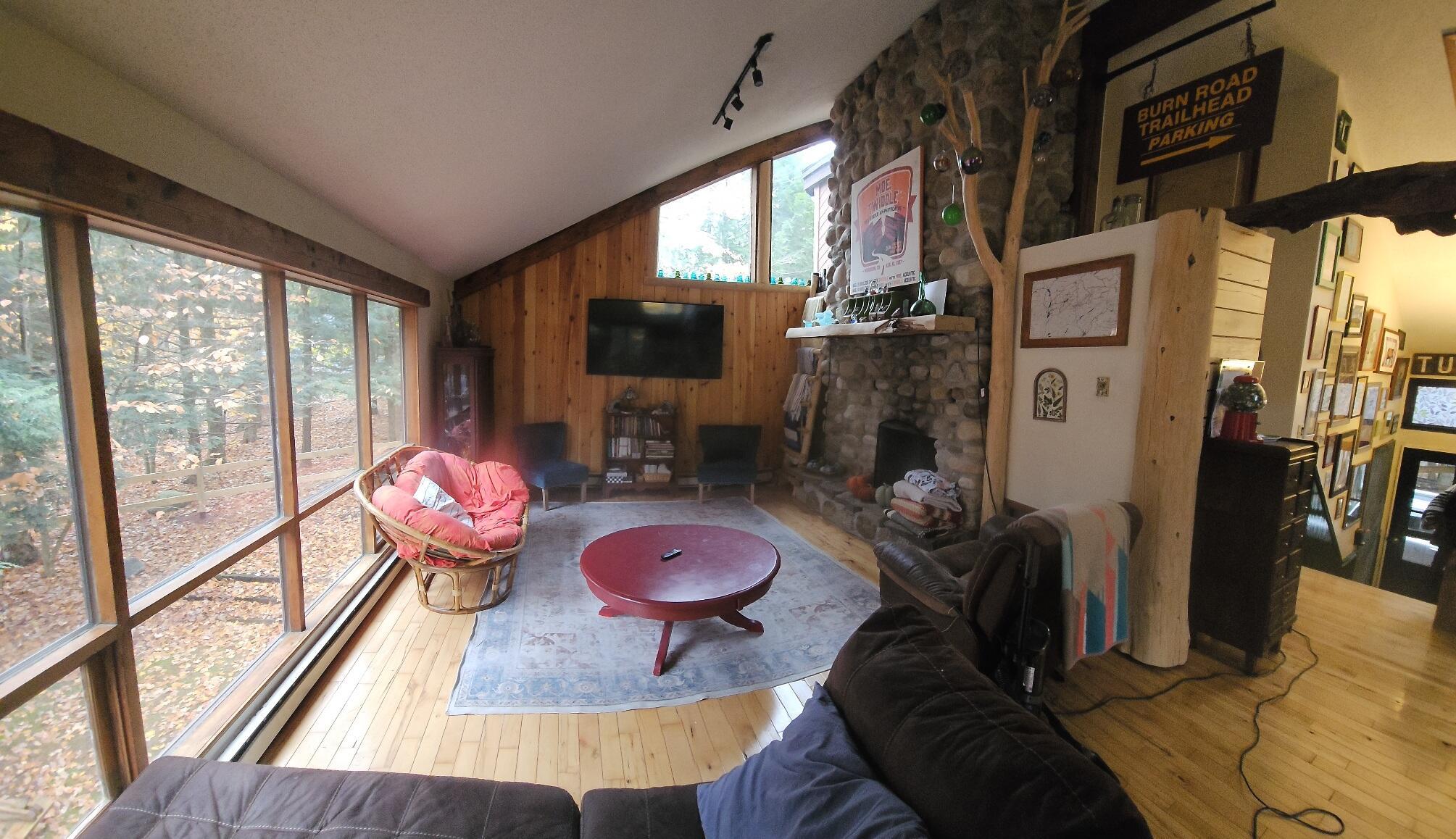 Image 2: Davis - Tamarac - livingrm