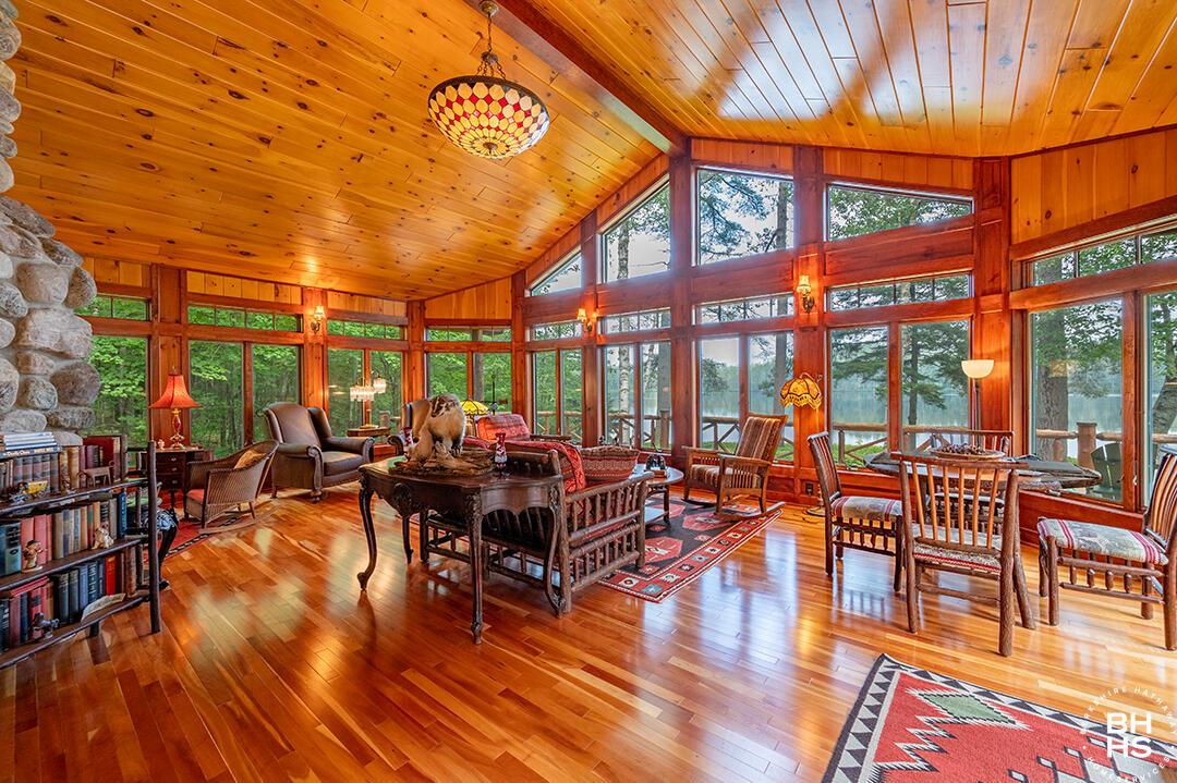 Image 3: AdirondackHomeOnRainbowLake_GreatRoom_R