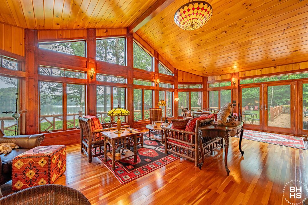 Image 4: AdirondackHomeOnRainbowLake_GreatRoom_L
