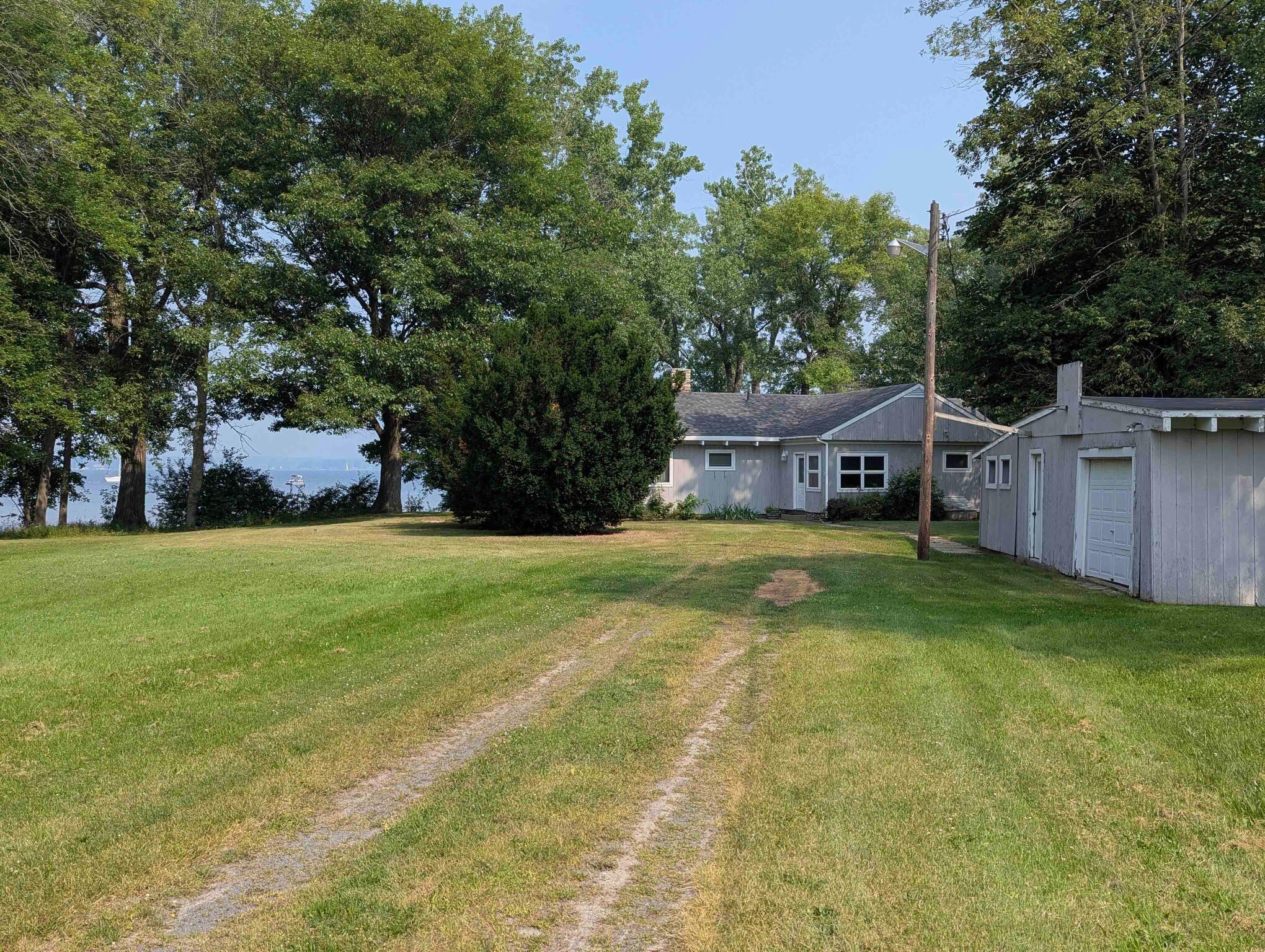 Image 1: 370 Dickson Point Rd Front