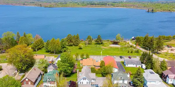 47 Lake