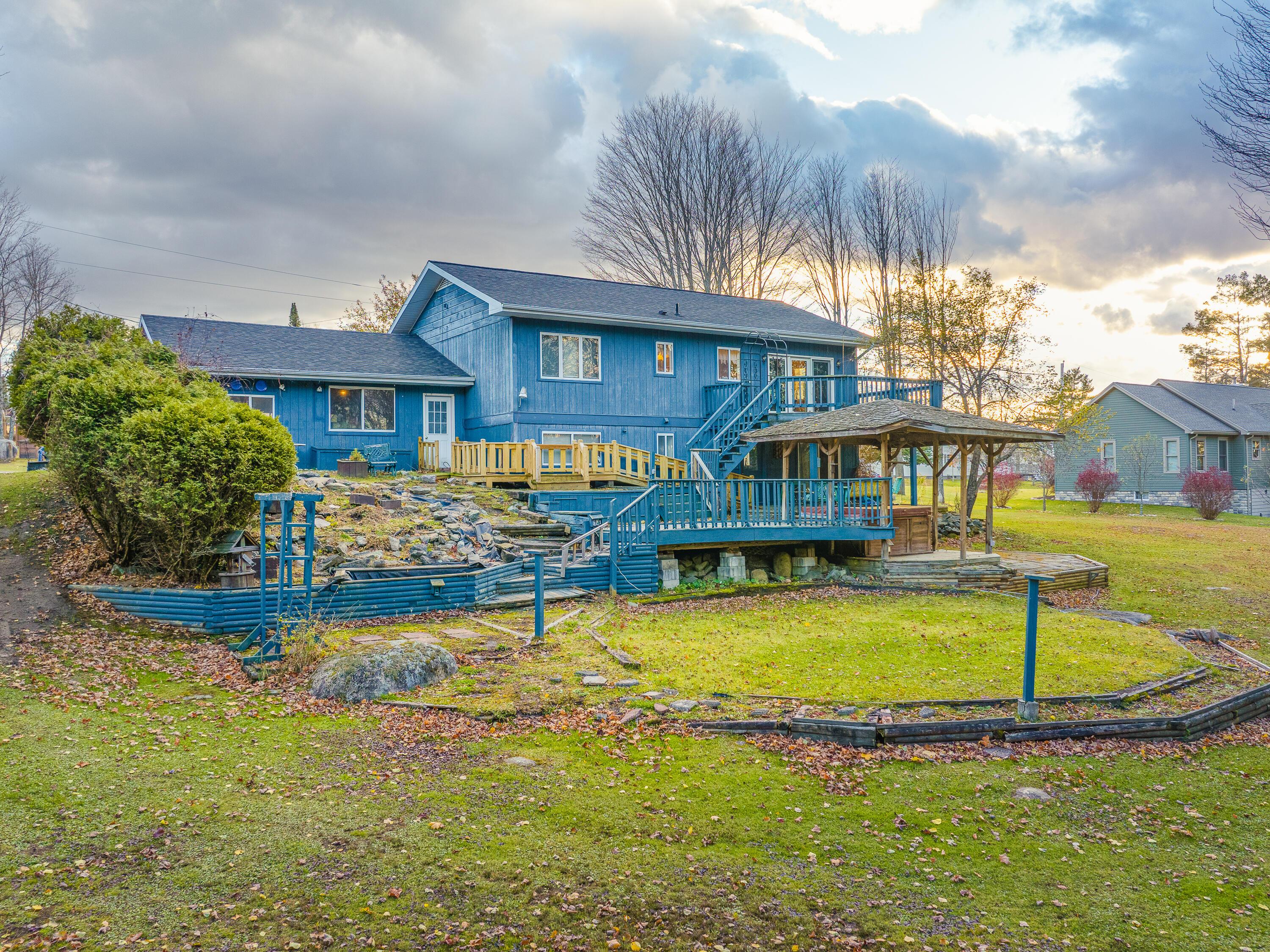 Image 1: 15 East Rounds St-11