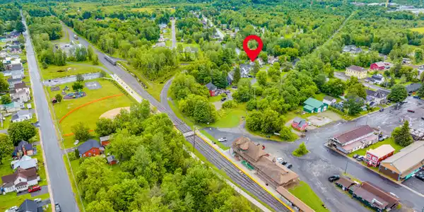 Image 3: 8 Webb Rd-5