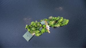 869 Spruce Island, Upper Saranac Lake
