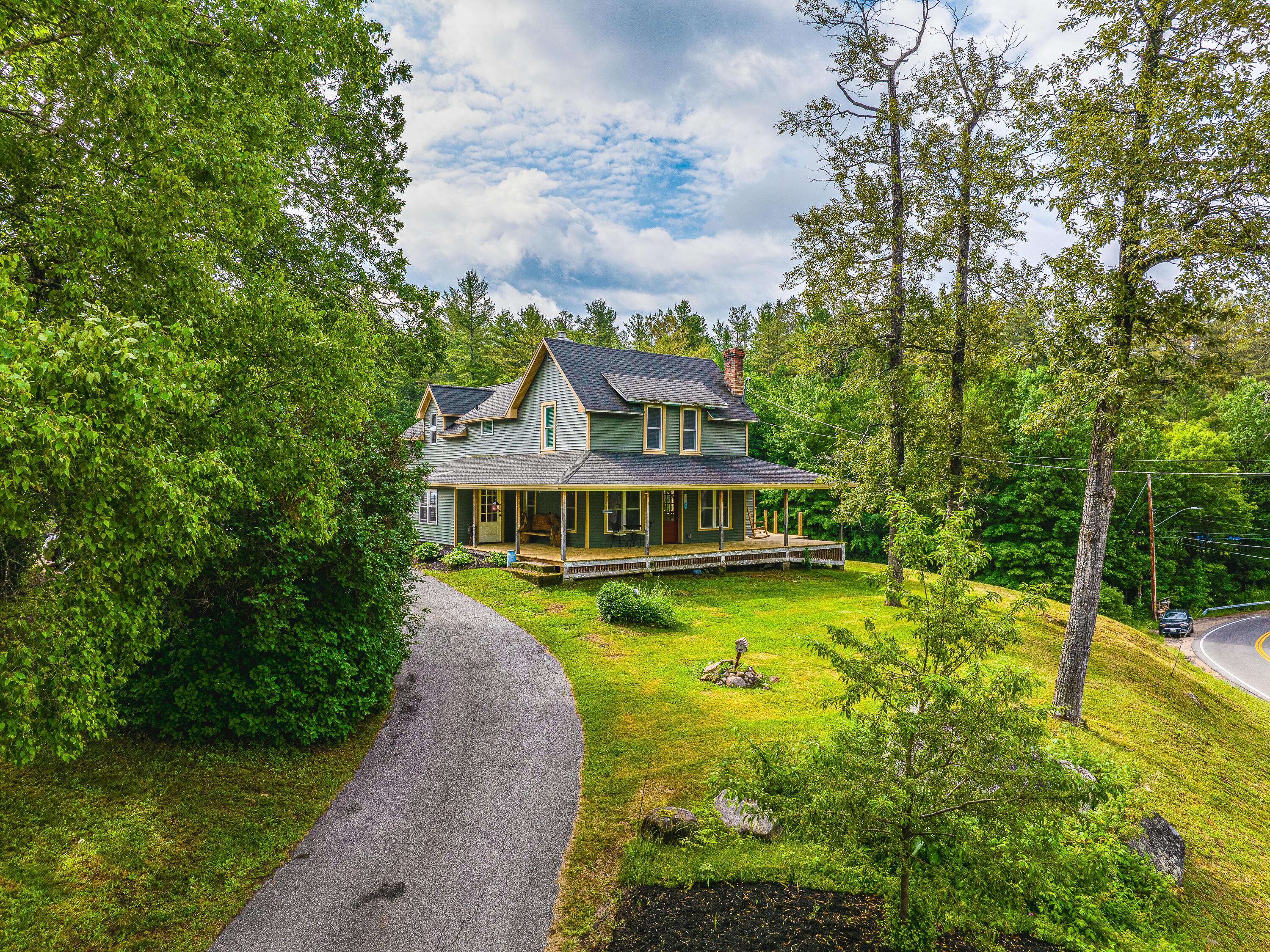 Image 2: 11 N Point Rd-26