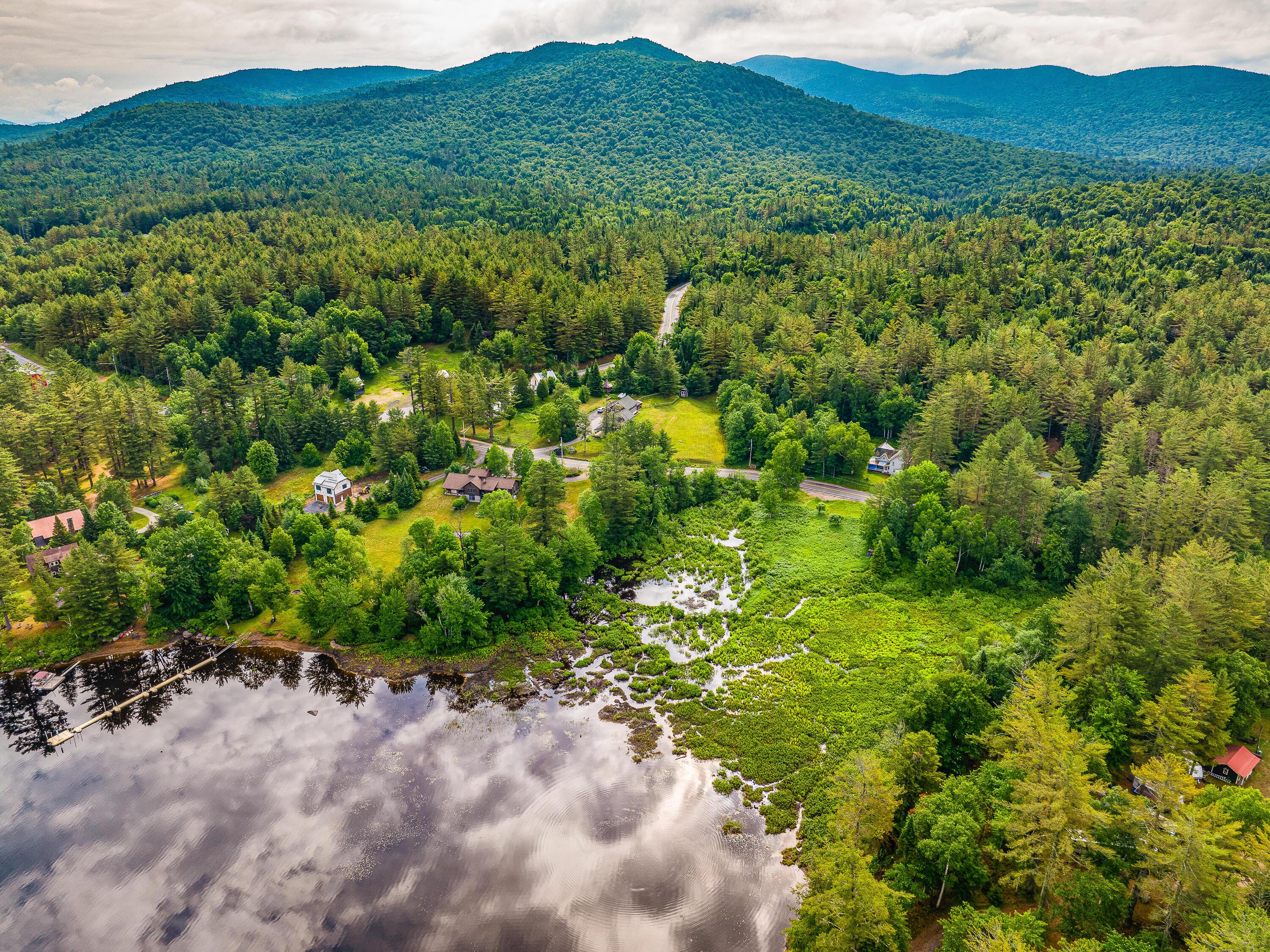 Image 4: 11 N Point Rd-1