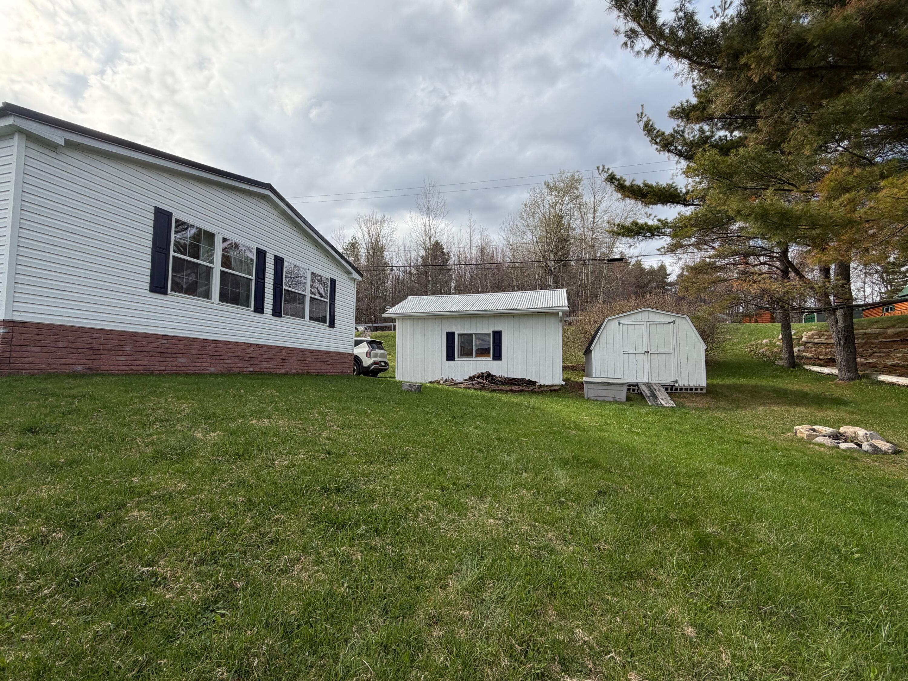Image 4: 2897 Rt 374 Shed