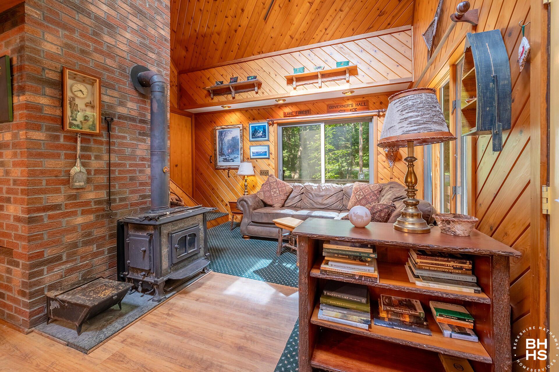 Image 3: CabinInSaranacInn_LR_Front_Entry