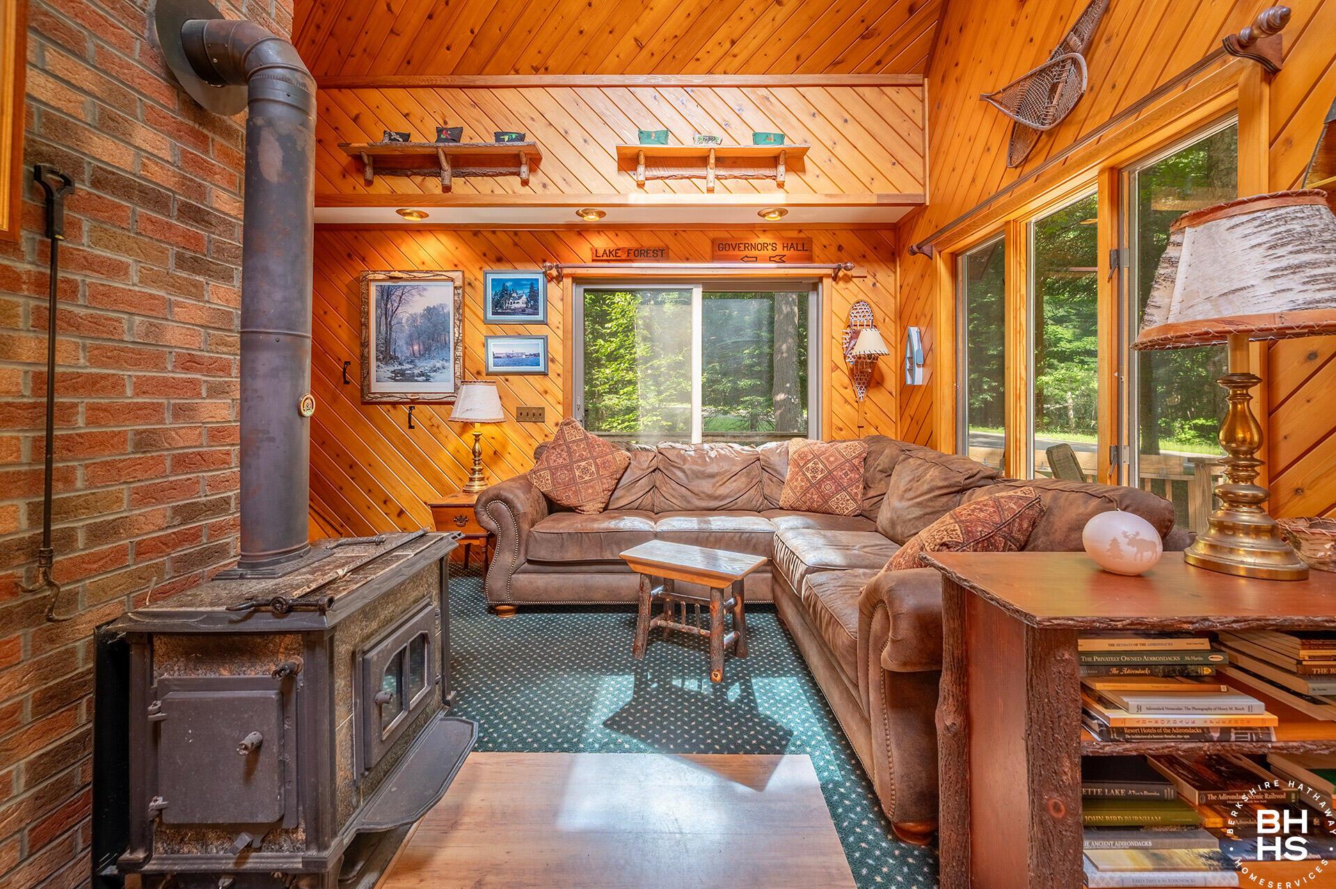 Image 4: CabinInSaranacInn_LR