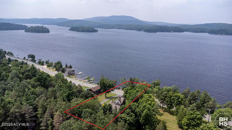 Image 4: WaterfrontColonialInTupperLake_A_Exterio