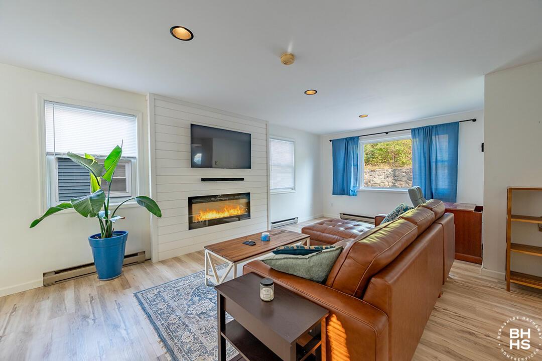 Image 3: LakePlacidHomeOnSchoolStreet_LivingRoom