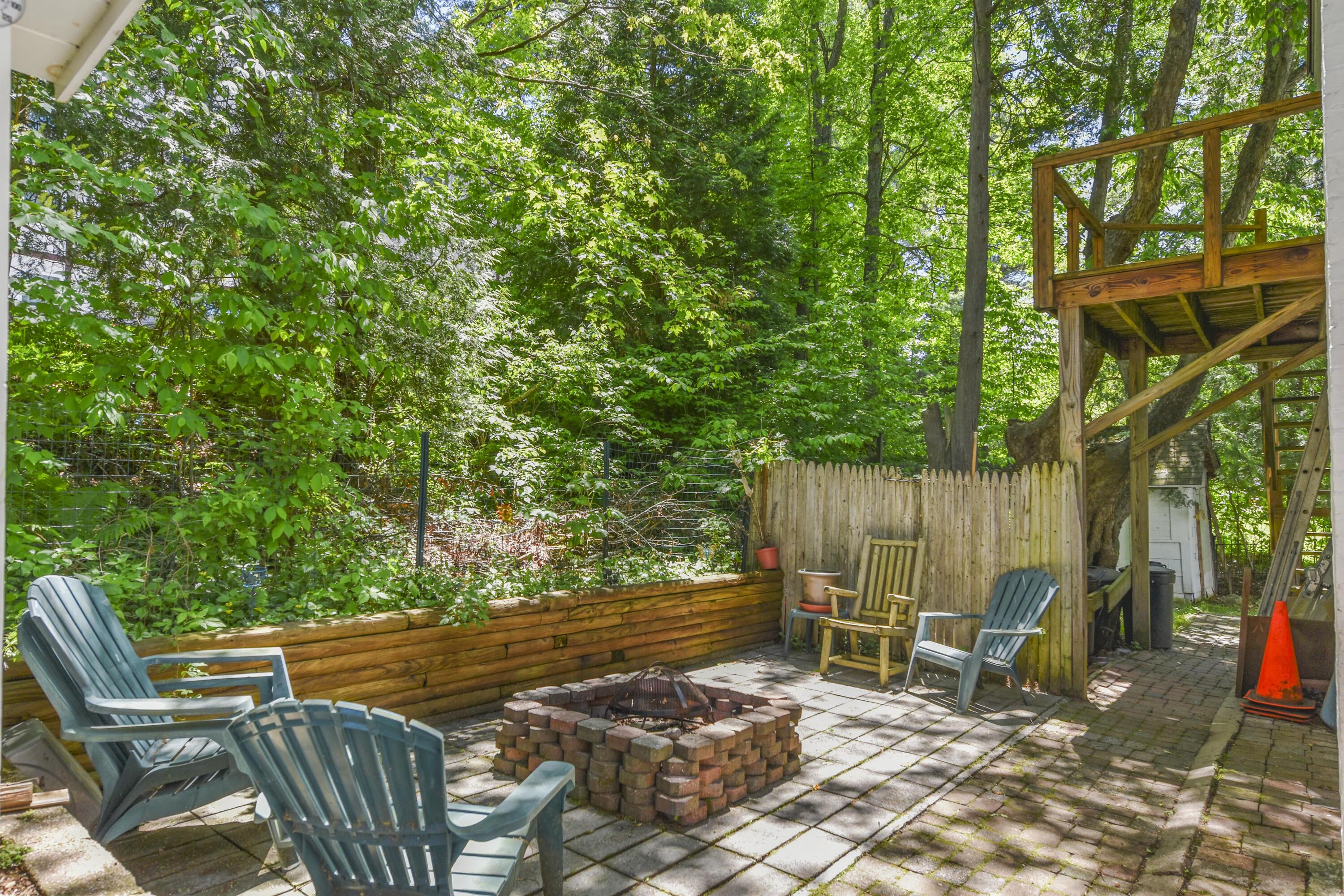 Image 4: Private patio outside Main House Door