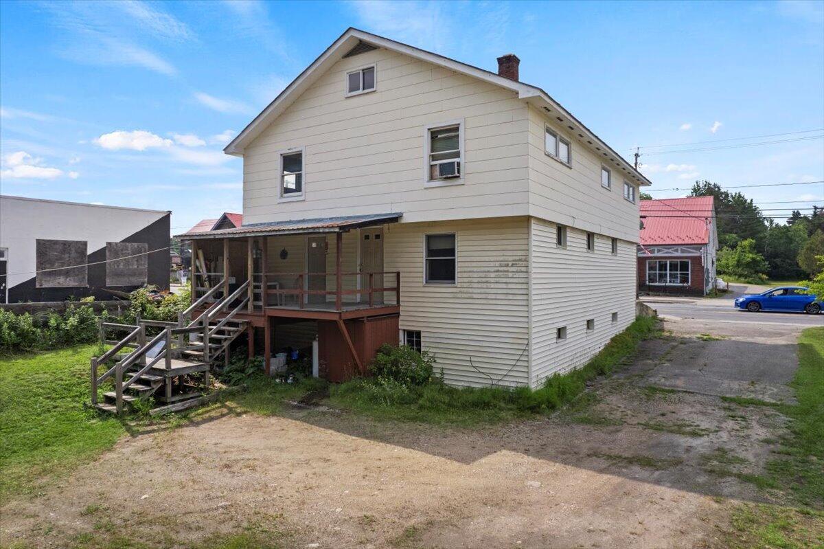 Image 4: 8