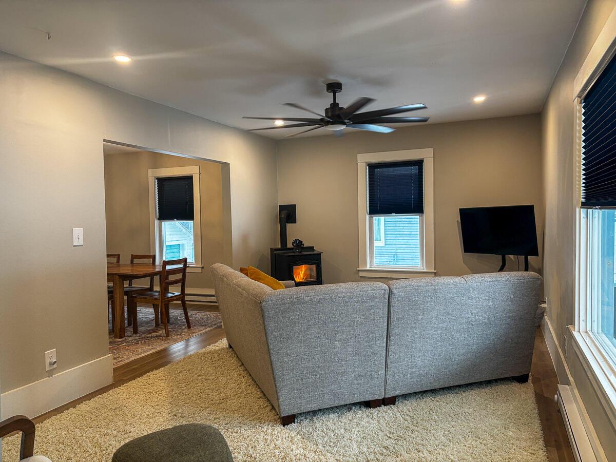 Image 3: photo-19