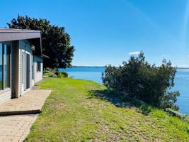 68 Lakeland Dr