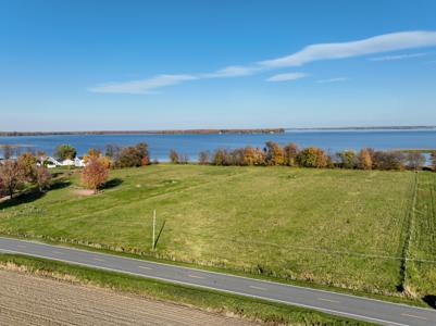 000 Lake Shore